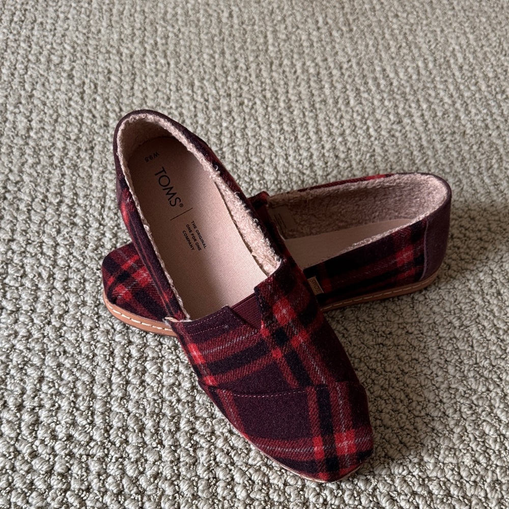 TOMS Women's Red and Black Plaid Flats